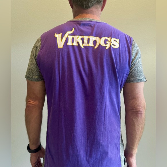 Minnesota Vikings TShirt - Picture 2 of 3